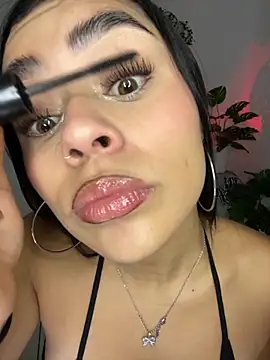 Snapshot of meli_ortiz_ chatting on November 6, 3:24 pm meli ortiz online show from November 6, 3:24 pm