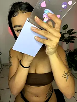 Snapshot of meli_ortiz_ chatting on November 24, 4:18 pm meli ortiz online show from November 24, 4:18 pm