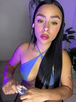 Snapshot of meli_ortiz_ chatting on February 10, 2:21 pm meli ortiz online show from February 10, 2:21 pm