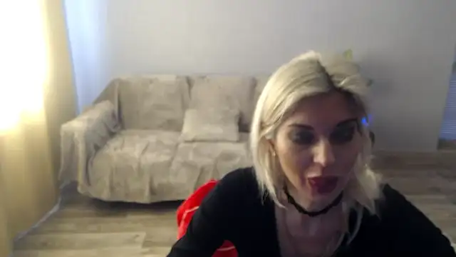 SexyBeatriice online show from March 26, 7:25 am