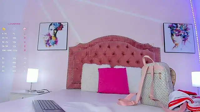 Snapshot of Mia_greco_ chatting on March 21, 8:08 pm Mia greco online show from March 21, 8:08 pm