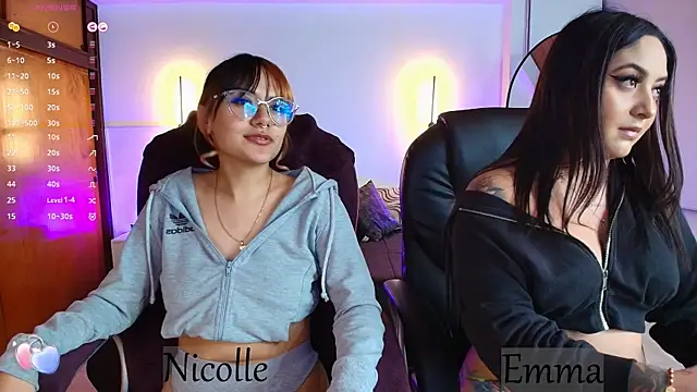 Snapshot of _Emma11 chatting on February 4, 1:34 am Emma11 online show from February 4, 1:34 am