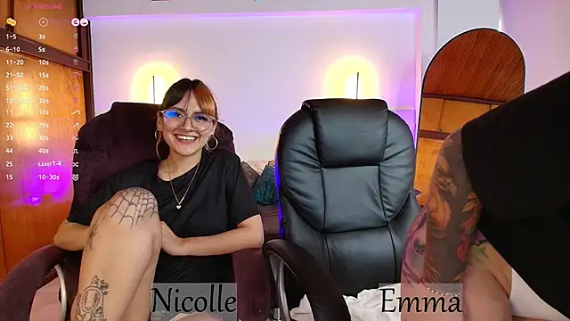 Snapshot of _Emma11 chatting on February 4, 10:24 pm Emma11 online show from February 4, 10:24 pm