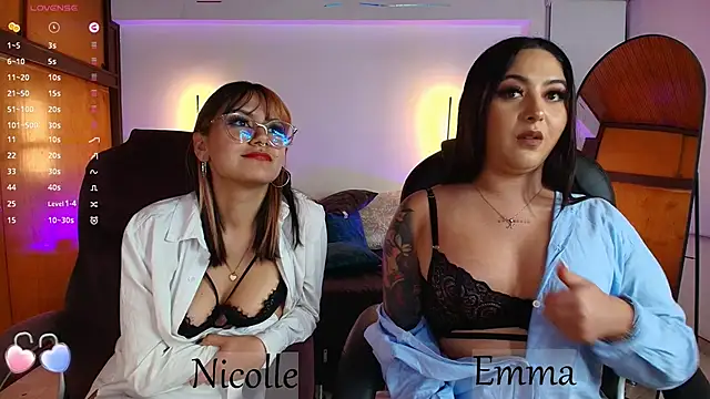 Snapshot of _Emma11 chatting on February 6, 11:58 pm Emma11 online show from February 6, 11:58 pm