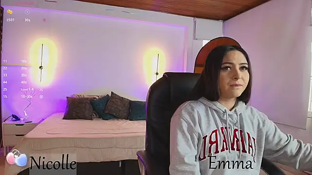 Snapshot of _Emma11 chatting on February 17, 7:21 pm Emma11 online show from February 17, 7:21 pm