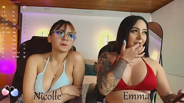 Snapshot of _Emma11 chatting on February 20, 10:37 pm Emma11 online show from February 20, 10:37 pm