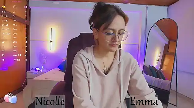 Snapshot of _Emma11 chatting on March 11, 10:31 pm Emma11 online show from March 11, 10:31 pm