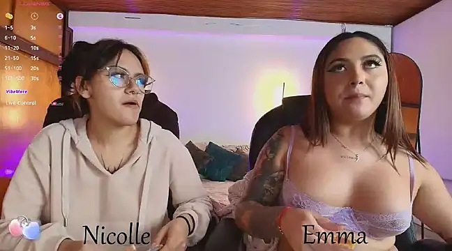 Snapshot of _Emma11 chatting on March 12, 1:36 am Emma11 online show from March 12, 1:36 am