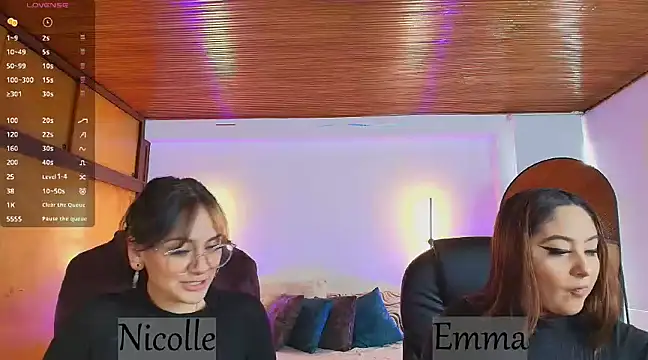 Snapshot of _Emma11 chatting on March 18, 7:42 pm Emma11 online show from March 18, 7:42 pm