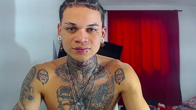 Snapshot of hot_man05 chatting on October 27, 7:51 pm hot man05 online show from October 27, 7:51 pm