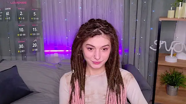 Snapshot of AnTikaMy chatting on February 19, 12:44 pm AnTikaMy online show from February 19, 12:44 pm