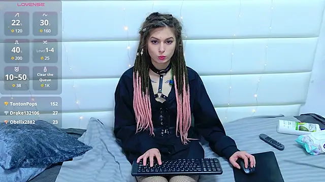 Snapshot of AnTikaMy chatting on March 7, 12:45 pm AnTikaMy online show from March 7, 12:45 pm