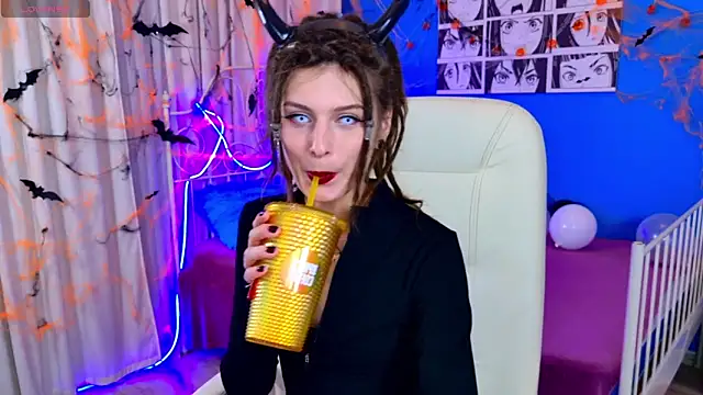 Snapshot of AnTikaMy chatting on October 30, 7:25 pm AnTikaMy online show from October 30, 7:25 pm