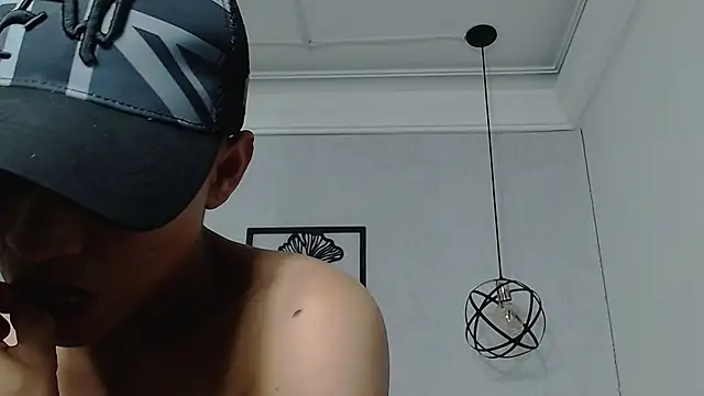 Liiamthompson online show from March 9, 3:16 pm