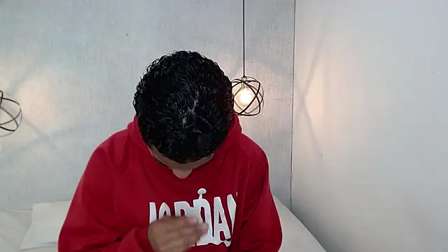 Liiamthompson online show from March 19, 11:17 am