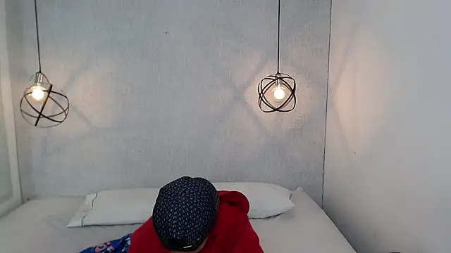 Liiamthompson online show from March 19, 8:43 pm