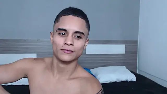 Liiamthompson online show from October 8, 10:29 pm