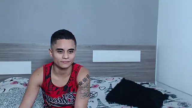 Liiamthompson online show from October 9, 11:25 pm