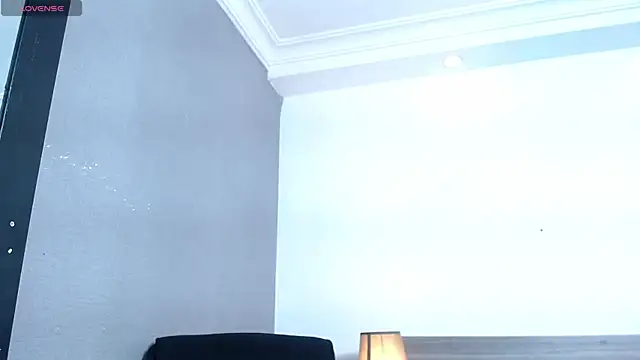 Liiamthompson online show from February 7, 10:19 am