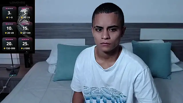 Liiamthompson online show from March 30, 9:43 am