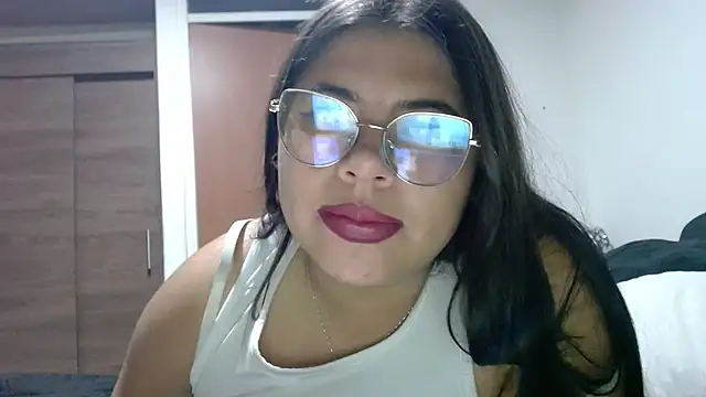 viccky vick online show from December 14, 9:19 pm