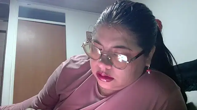 viccky vick online show from March 4, 3:45 am