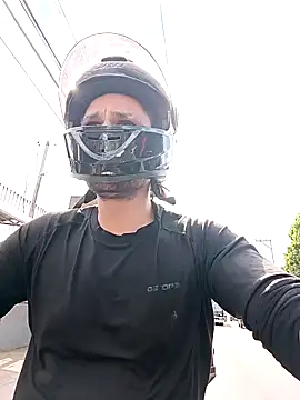 Snapshot of Quemoustro chatting on January 29, 8:25 pm Quemoustro online show from January 29, 8:25 pm