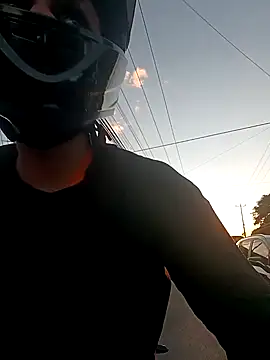 Snapshot of Quemoustro chatting on January 30, 11:34 pm Quemoustro online show from January 30, 11:34 pm