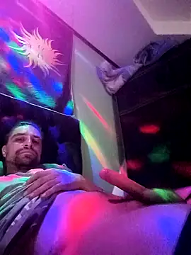 Snapshot of Quemoustro chatting on February 1, 3:28 pm Quemoustro online show from February 1, 3:28 pm