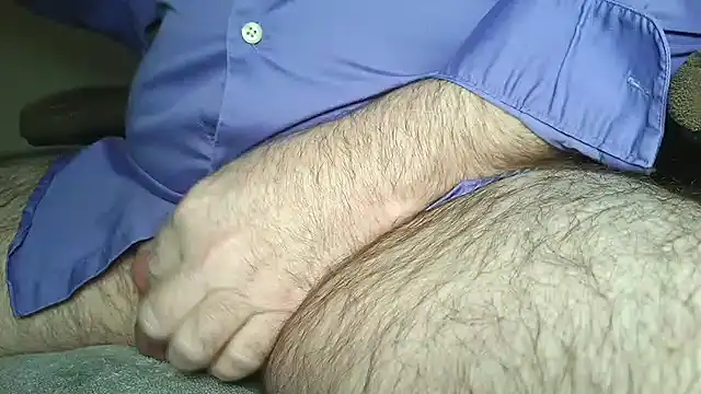 Snapshot of stubbydick3 chatting on February 16, 10:10 pm stubbydick3 online show from February 16, 10:10 pm