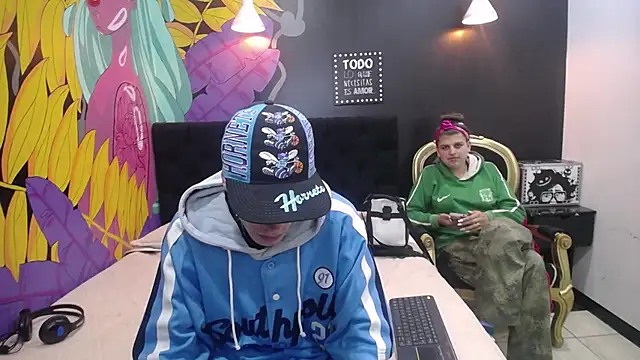 Snapshot of SimonAndJocelyn chatting on February 20, 7:52 pm SimonAndJocelyn online show from February 20, 7:52 pm