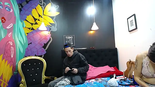 Snapshot of SimonAndJocelyn chatting on February 25, 8:30 pm SimonAndJocelyn online show from February 25, 8:30 pm