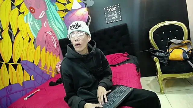 Snapshot of SimonAndJocelyn chatting on March 14, 7:44 pm SimonAndJocelyn online show from March 14, 7:44 pm