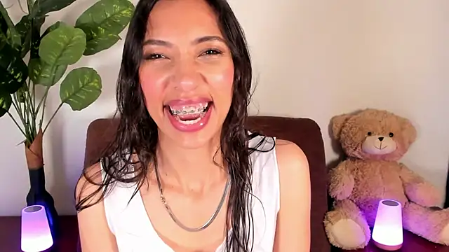 Miss veronicaa2 online show from March 27, 1:33 pm