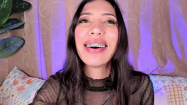 Snapshot of Miss_veronicaa2 chatting on June 24, 1:10 pm Miss veronicaa2 online show from June 24, 1:10 pm