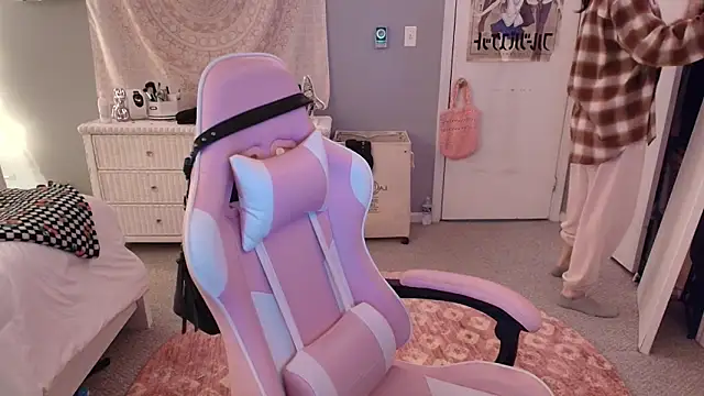 Snapshot of princesselysia chatting on November 7, 1:05 am princesselysia online show from November 7, 1:05 am