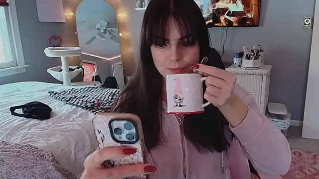 Snapshot of princesselysia chatting on February 10, 4:11 pm princesselysia online show from February 10, 4:11 pm