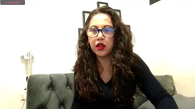 MirandaLatinaLovely online show from February 7, 6:22 pm