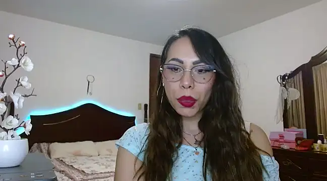 Snapshot of AloLovely_ chatting on February 26, 2:48 am AloLovely online show from February 26, 2:48 am