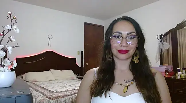 Snapshot of AloLovely_ chatting on February 27, 2:53 am AloLovely online show from February 27, 2:53 am