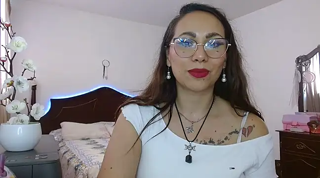 Snapshot of AloLovely_ chatting on March 20, 9:02 pm AloLovely online show from March 20, 9:02 pm