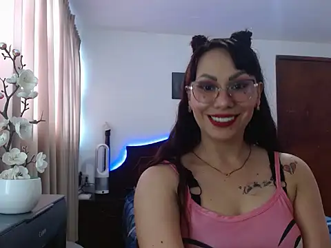 Snapshot of AloLovely_ chatting on March 24, 9:42 pm AloLovely online show from March 24, 9:42 pm