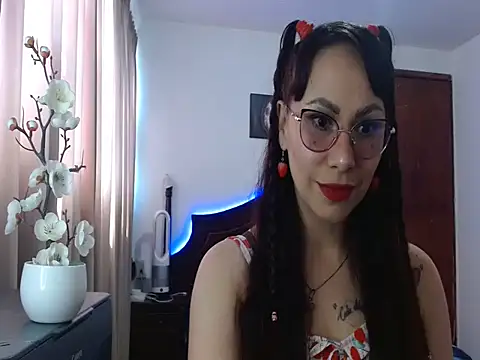 Snapshot of AloLovely_ chatting on March 25, 8:26 pm AloLovely online show from March 25, 8:26 pm