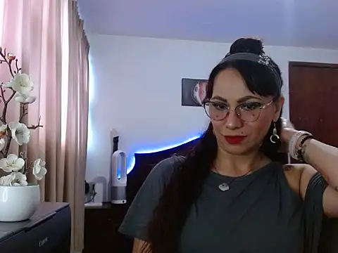 Snapshot of AloLovely_ chatting on March 31, 7:58 pm AloLovely online show from March 31, 7:58 pm