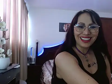 Snapshot of AloLovely_ chatting on April 7, 9:26 pm AloLovely online show from April 7, 9:26 pm