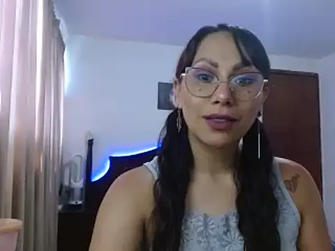 Snapshot of AloLovely_ chatting on April 14, 7:31 pm AloLovely online show from April 14, 7:31 pm