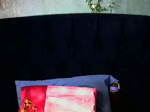 MissLatinaLat online show from April 19, 7:51 am