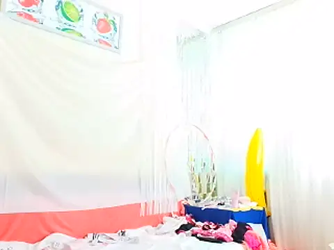 Snapshot of TwerkingCheerleader chatting on March 12, 1:40 pm TwerkingCheerleader online show from March 12, 1:40 pm