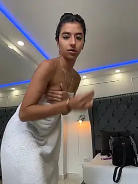 eva roseee online show from June 8, 9:15 pm