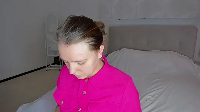 Snapshot of Jenny_Jimmy chatting on July 6, 9:17 am Jenny Jimmy online show from July 6, 9:17 am
